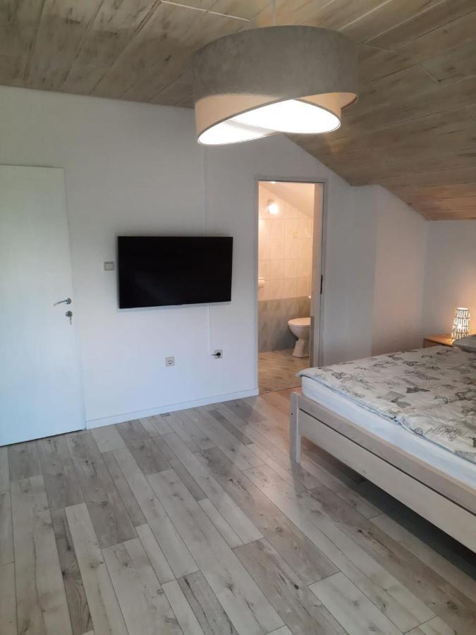 Guest House Tena Слуни Екстериор снимка