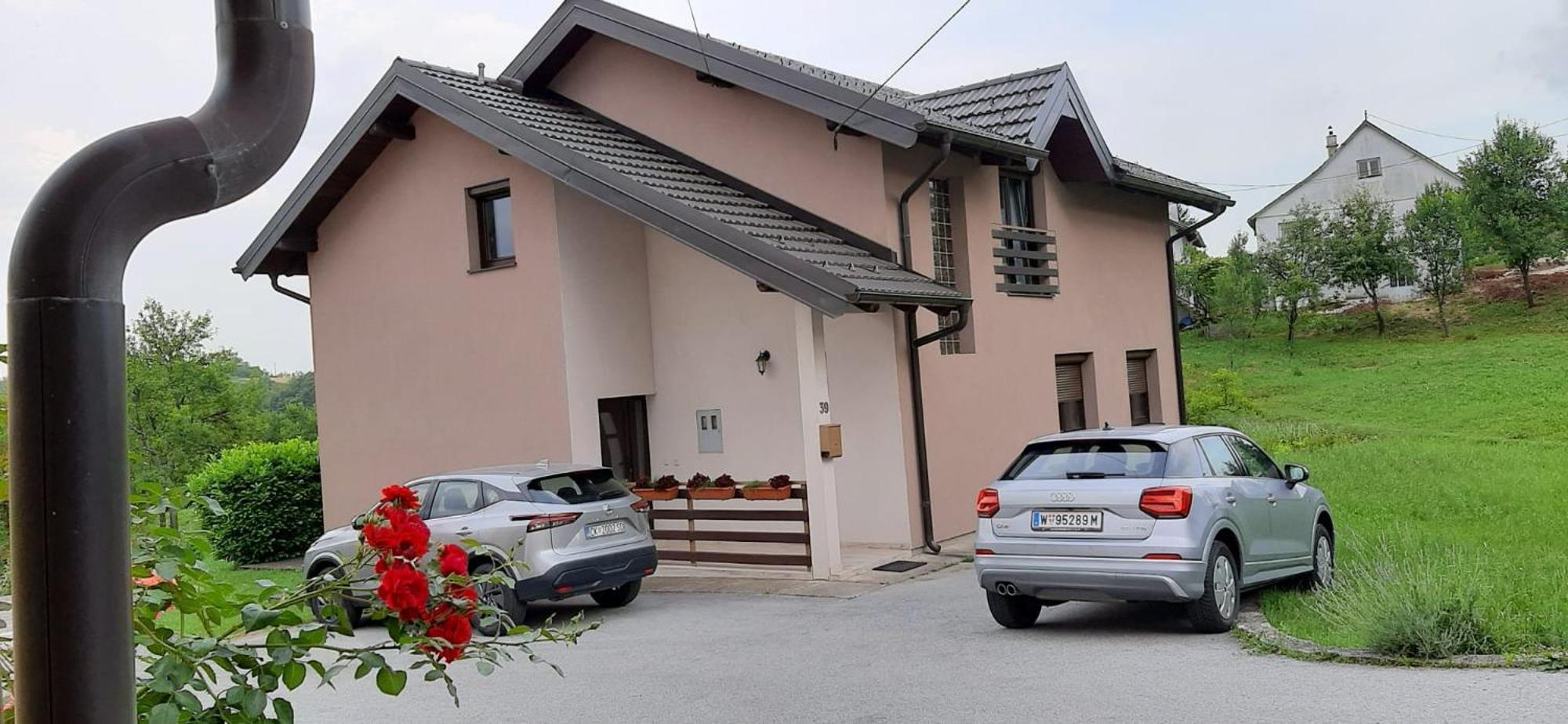 Guest House Tena Слуни Екстериор снимка