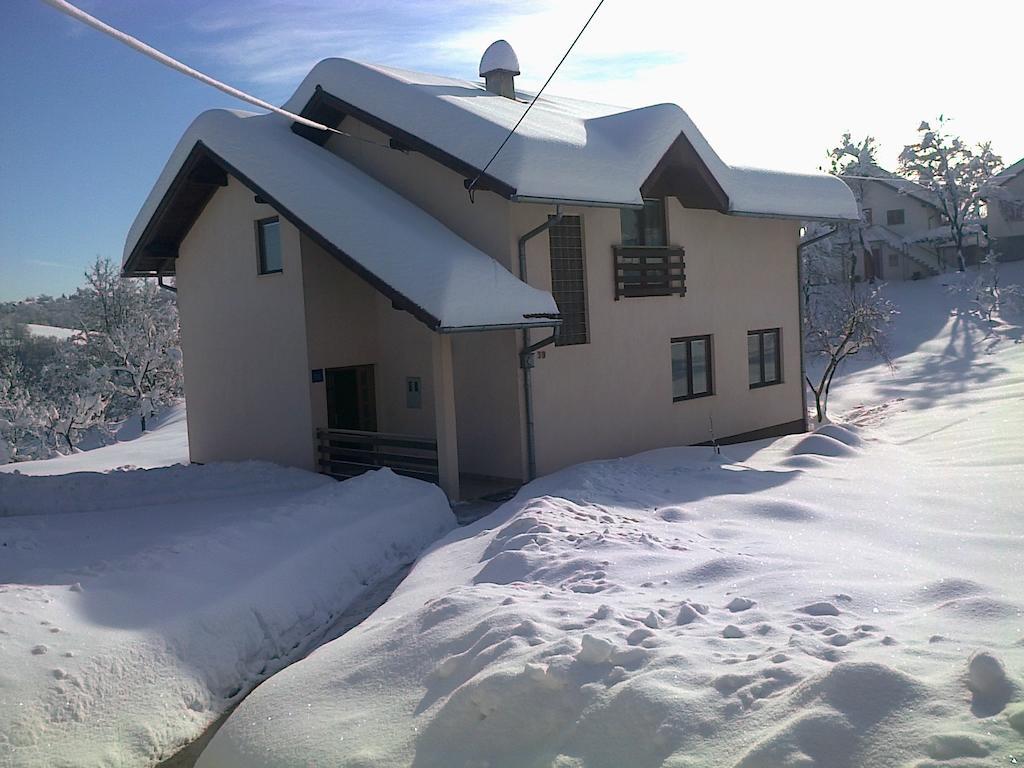 Guest House Tena Слуни Екстериор снимка